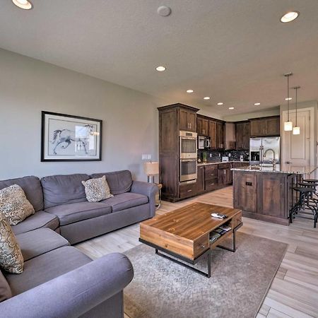 Modern Huntsville Resort Retreat With Deck And Hot Tub Exterior photo