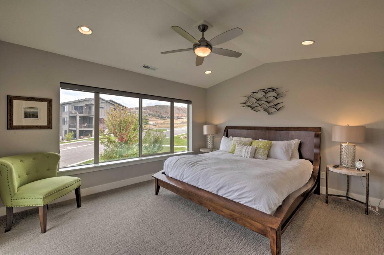 Modern Huntsville Resort Retreat With Deck And Hot Tub Exterior photo